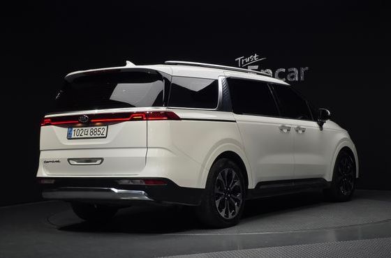 Kia Carnival 9-Seater Signature — пробег 113 624 км — фото 2 из 5