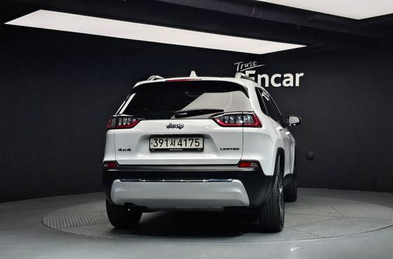 Jeep Cherokee 2.4 Limited AWD — пробег 49 022 км — фото 4 из 5