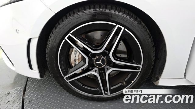 Mercedes-Benz A-Class AMG A35 4MATIC Sedan — пробег 26 731 км — фото 5 из 5