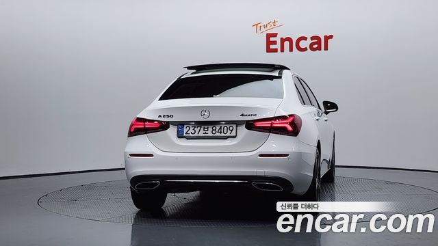 Mercedes-Benz A-Class A250 4MATIC Sedan — пробег 14 335 км — фото 4 из 5
