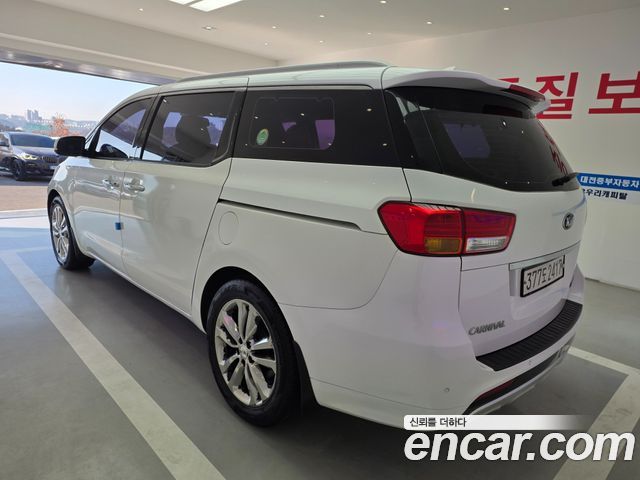 Kia Carnival из Кореи Encar