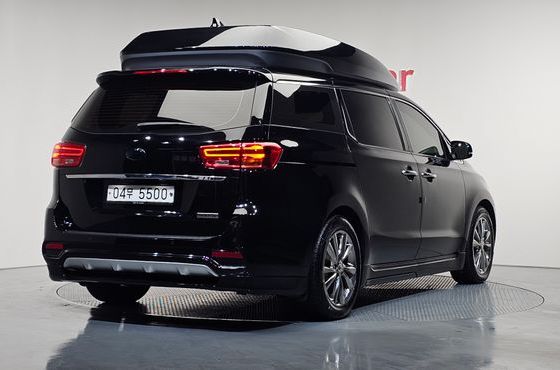 Kia Carnival 9-Seater Hi-Limousine Prestige Hiroof — пробег 87 913 км — фото 2 из 5