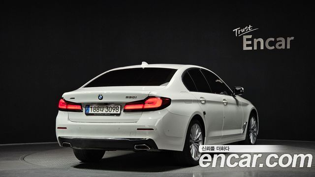 BMW 5-Series 530i xDrive Luxury — пробег 39 862 км — фото 2 из 5