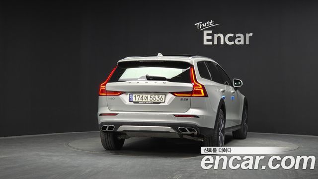 Volvo V60 из Кореи Encar