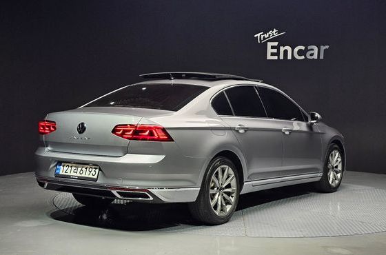 Volkswagen Passat 2.0 TDI Prestige — пробег 29 329 км — фото 2 из 5