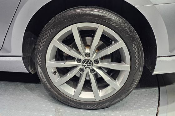 Volkswagen Passat 2.0 TDI Prestige — пробег 29 329 км — фото 5 из 5