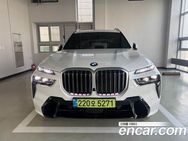 BMW X7 xDrive 40i M Sport 6STR — пробег 6 100 км — фото 1 из 5