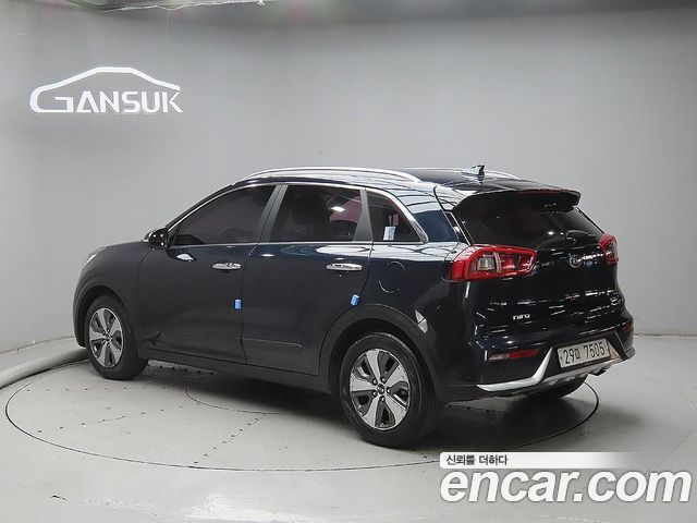 Kia Niro Noblesse — пробег 77 962 км — фото 2 из 5