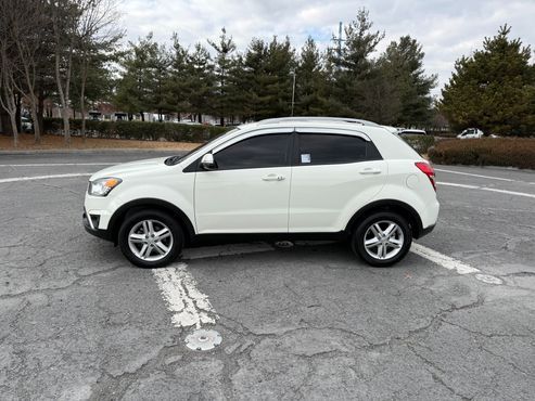 Ssangyong KORANDO 2.0 CVT 2WD Deluxe — пробег 172 094 км — фото 4 из 5