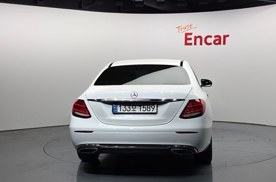 Mercedes-Benz E-Class E300 Avantgarde — пробег 93 215 км — фото 4 из 5