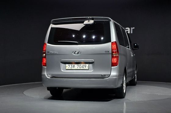 Hyundai Starex 12-Seater Wagon CVX Luxury — пробег 123 583 км — фото 4 из 5