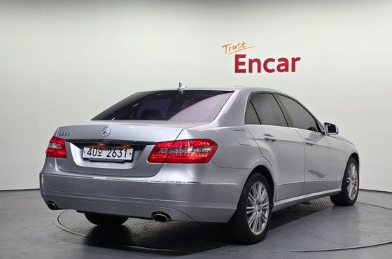 Mercedes-Benz E-Class E300 Elegance — пробег 49 846 км — фото 2 из 5