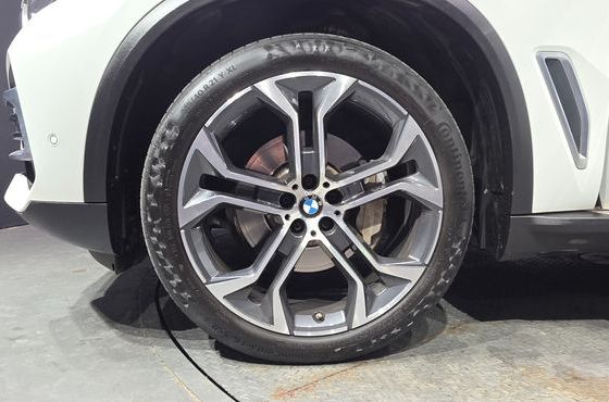 BMW X5 xDrive 40i xLine — пробег 77 692 км — фото 5 из 5