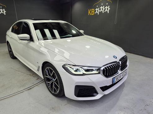 BMW 5-Series 530i M Sport Package — пробег 66 550 км — фото 1 из 5