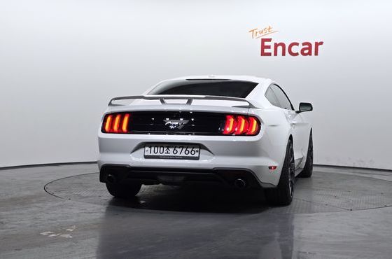 Ford Mustang Coupe — пробег 58 151 км — фото 4 из 5