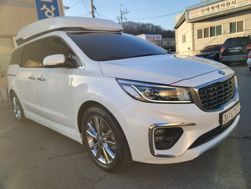 Kia Carnival 9-Seater Hi-Limousine Prestige — пробег 111 246 км — фото 3 из 5