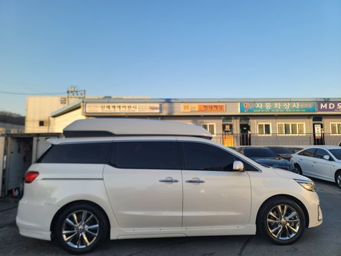 Kia Carnival 9-Seater Hi-Limousine Prestige — пробег 111 246 км — фото 4 из 5