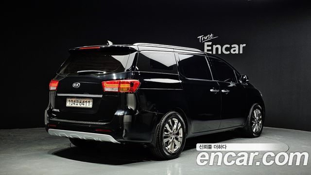 Kia Carnival из Кореи Encar