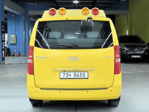 Hyundai Starex 12-Seater Wagon Smart — пробег 195 000 км — фото 3 из 5
