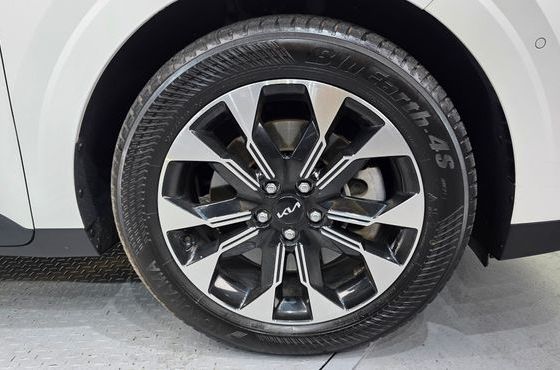 Kia Carnival 9-Seater Signature — пробег 81 349 км — фото 5 из 5