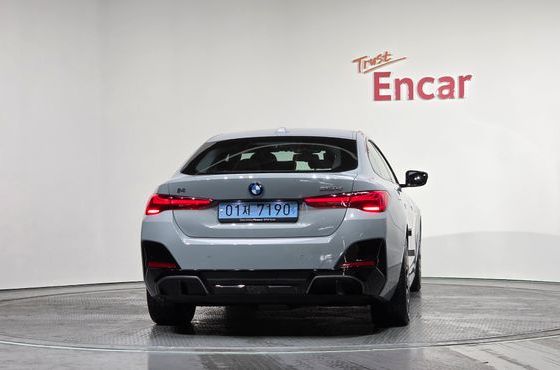 BMW i4 eDrive40 M Sports — пробег 4 801 км — фото 4 из 5