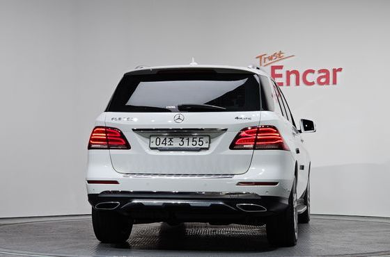 Mercedes-Benz GLE-Class GLE350 d 4MATIC — пробег 136 761 км — фото 4 из 5