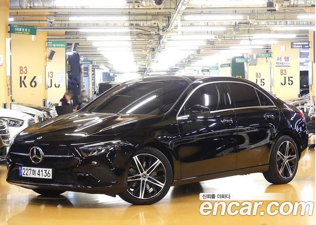 Mercedes-Benz A-Class A220 Sedan — пробег 8 300 км — фото 1 из 5