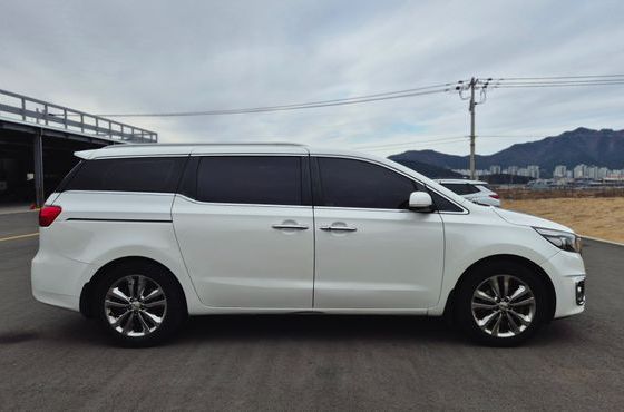 Kia Carnival 9-seater Prestige — пробег 237 222 км — фото 4 из 5