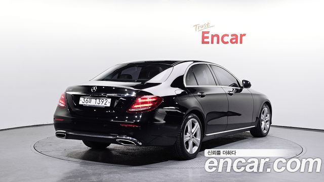 Mercedes-Benz E-Class из Кореи Encar