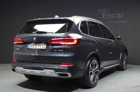 BMW X5 xDrive 45e xLine — пробег 62 813 км — фото 2 из 5