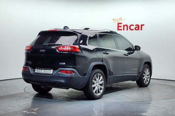 Jeep Cherokee 2.4 Longitude High AWD — пробег 94 497 км — фото 2 из 5