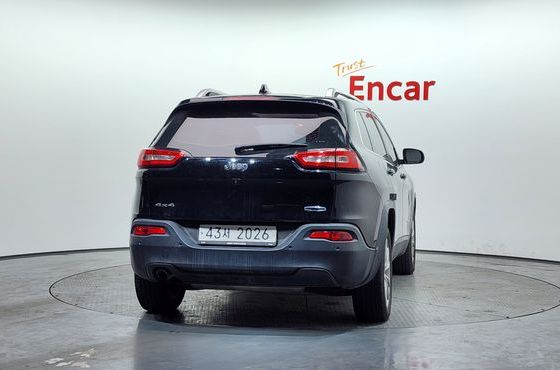 Jeep Cherokee 2.4 Longitude High AWD — пробег 94 497 км — фото 4 из 5