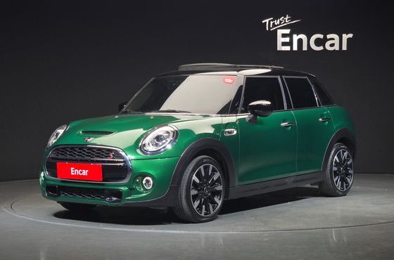 Mini Cooper 5Door HIGH 3rd — пробег 49 285 км — фото 1 из 5