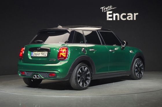 Mini Cooper 5Door HIGH 3rd — пробег 49 285 км — фото 2 из 5
