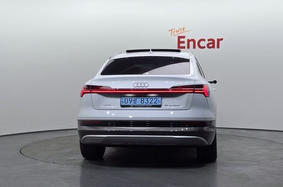 Audi e-tron 50 Quattro Sportback — пробег 47 000 км — фото 4 из 5