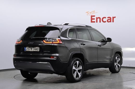 Jeep Cherokee 2.4 Limited 2WD — пробег 61 748 км — фото 2 из 5