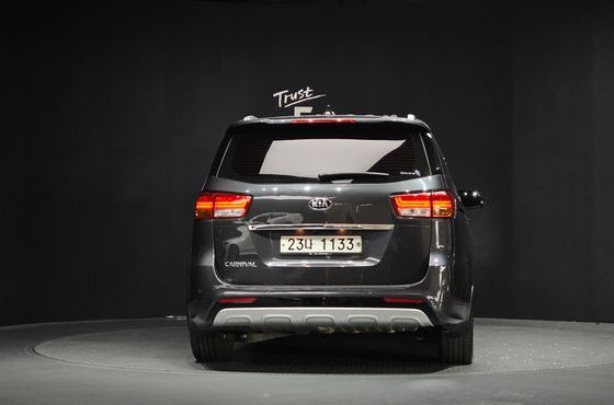 Kia Carnival 9-Seater Noblesse Special — пробег 169 846 км — фото 4 из 5