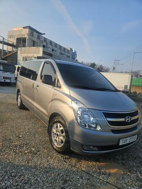 Hyundai Starex 11-Seater Wagon CVX Luxury — пробег 207 810 км — фото 2 из 5