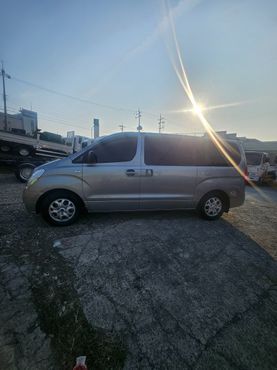 Hyundai Starex 11-Seater Wagon CVX Luxury — пробег 207 810 км — фото 4 из 5
