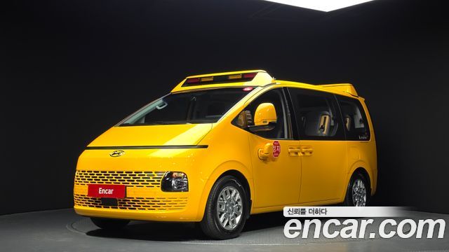 Hyundai Staria L3.5  Kinder Safety Car 15-Seater — пробег 12 779 км — фото 1 из 5