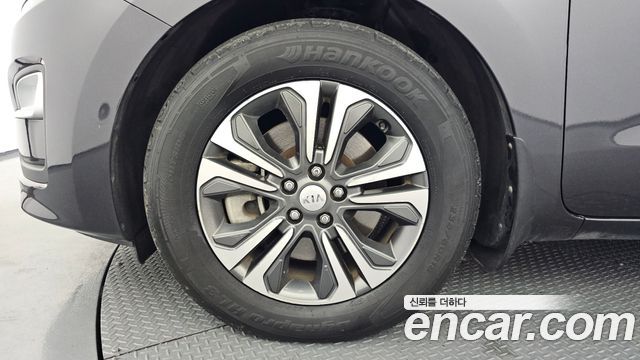 Kia Carnival 8-Seater Export — пробег 120 484 км — фото 5 из 5