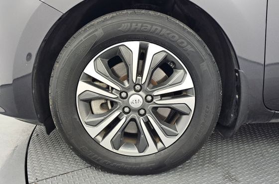 Kia Carnival 8-Seater Export — пробег 120 484 км — фото 5 из 5