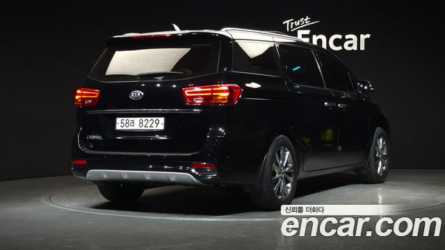 Kia Carnival из Кореи Encar