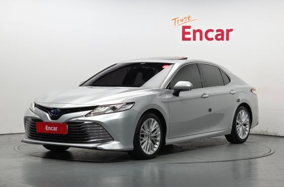 Toyota Camry 2.5 XLE Hybrid — пробег 103 455 км — фото 1 из 5