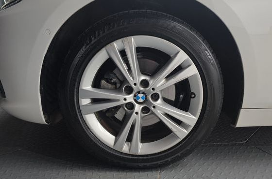 BMW 2-Series Luxury — пробег 62 086 км — фото 5 из 5