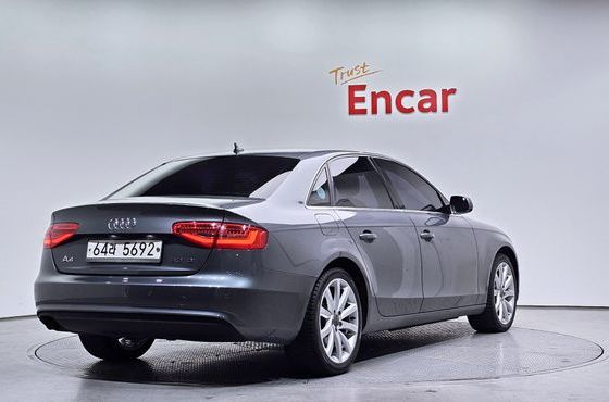 Audi A4 2.0 TDI dynamic B8 — пробег 143 639 км — фото 2 из 5