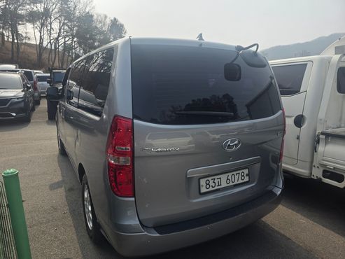 Hyundai Starex 5-Seater VAN CVX Luxury — пробег 73 000 км — фото 4 из 5