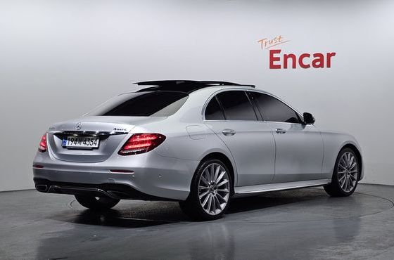 Mercedes-Benz E-Class E350 4MATIC AMG Line — пробег 89 142 км — фото 2 из 5