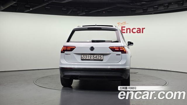 Volkswagen Tiguan 2.0 TDI 4Motion Prestige — пробег 215 166 км — фото 4 из 5