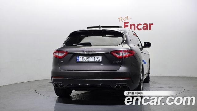 Maserati Levante из Кореи Encar